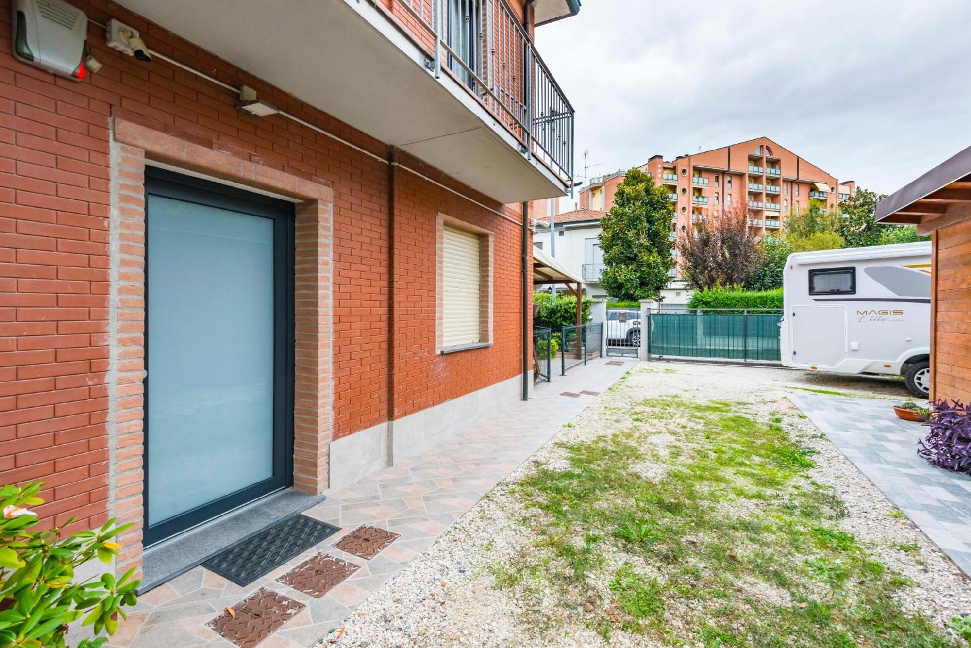 Stile E Comfort In Citta Con Wi-Fi Carpi Extérieur photo